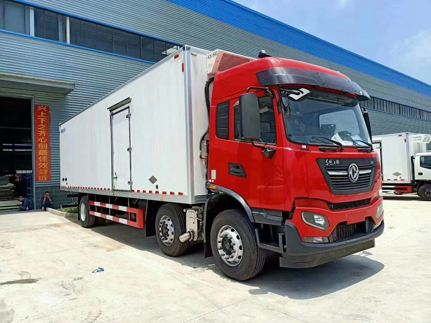 移動屠宰車匹配東風天錦小三軸KR冷藏車廂體尺寸可選