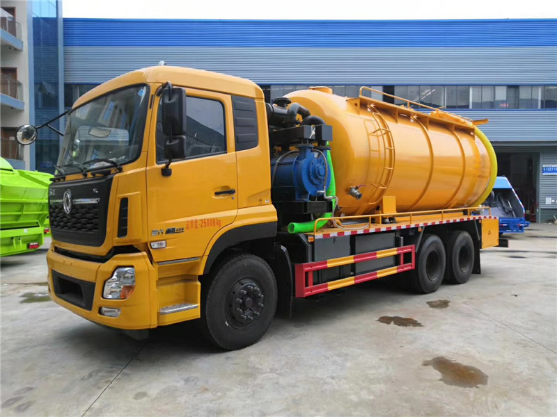 程力吸污車(chē)真空泵和油泵操作的注意事項(xiàng)