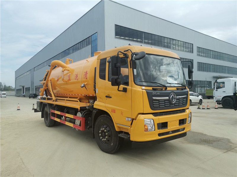 吸糞車(chē)中的顏值擔(dān)當(dāng)：東風(fēng)多利卡吸糞車(chē)