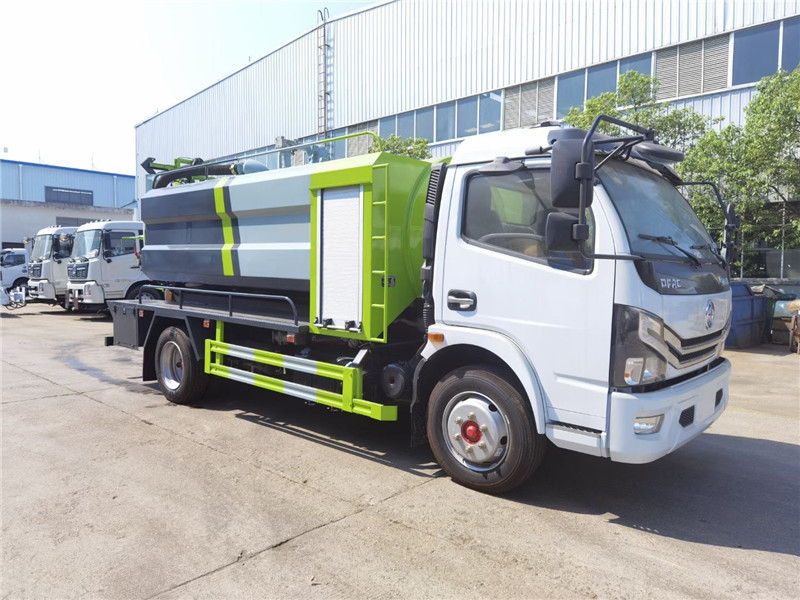 東風(fēng)國(guó)六多利卡吸污凈化車(chē)操作簡(jiǎn)單真正做到變廢為肥