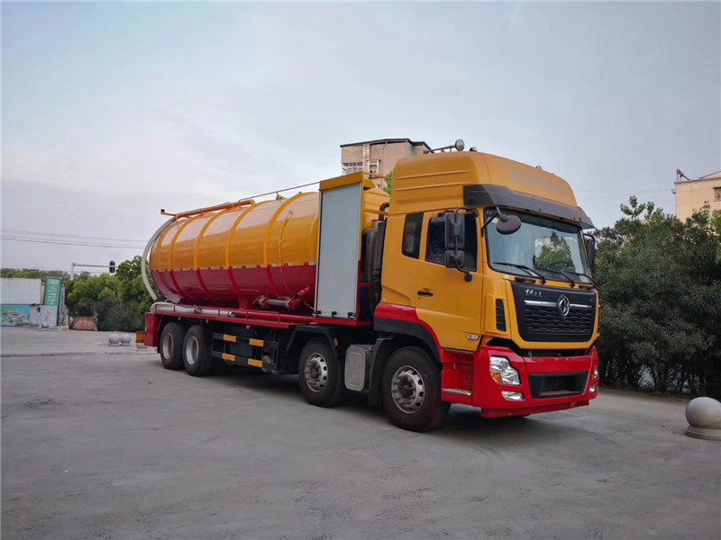 東風(fēng)天錦VR吸污車(chē)依靠國(guó)六環(huán)保動(dòng)力鏈保證管道暢通