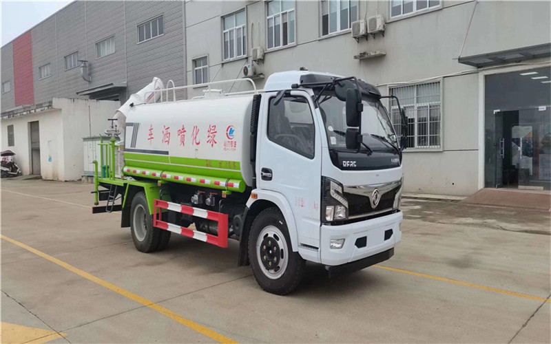 東風(fēng)D9國六綠化噴灑車射程遠(yuǎn)、霧粒細(xì)小、覆蓋面積大