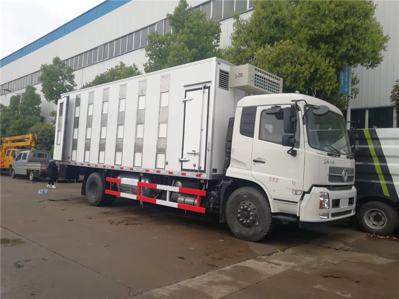 東風(fēng)天錦小三軸散裝飼料運(yùn)輸車帶環(huán)保和燃油，上戶辦營運(yùn)證無憂