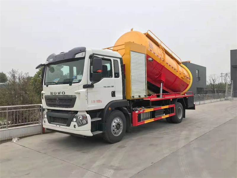 單橋之王：單橋豪沃清洗吸污車， 大馬力、勁大、省油、高顏值