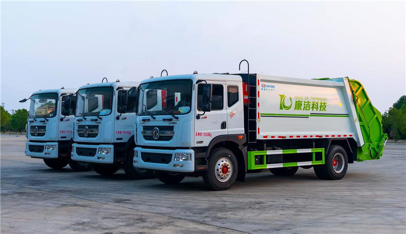 康潔科技采購壓縮垃圾車發(fā)往江西推進農(nóng)村環(huán)衛(wèi)一體化